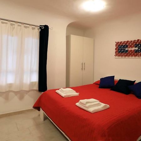 Nicolai Low Cost Otel Bari Dış mekan fotoğraf